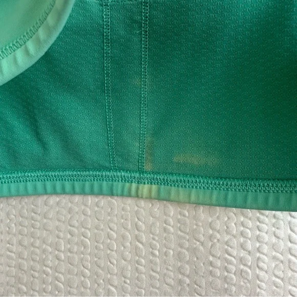 Lululemon Women’s Free to Be Green Sports Bra Size: 4 - Picture 4 of 4